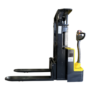 1500 kilos / 3.5 metros Apilador Compacto Full Eléctrico Base Angosta Marca RHER